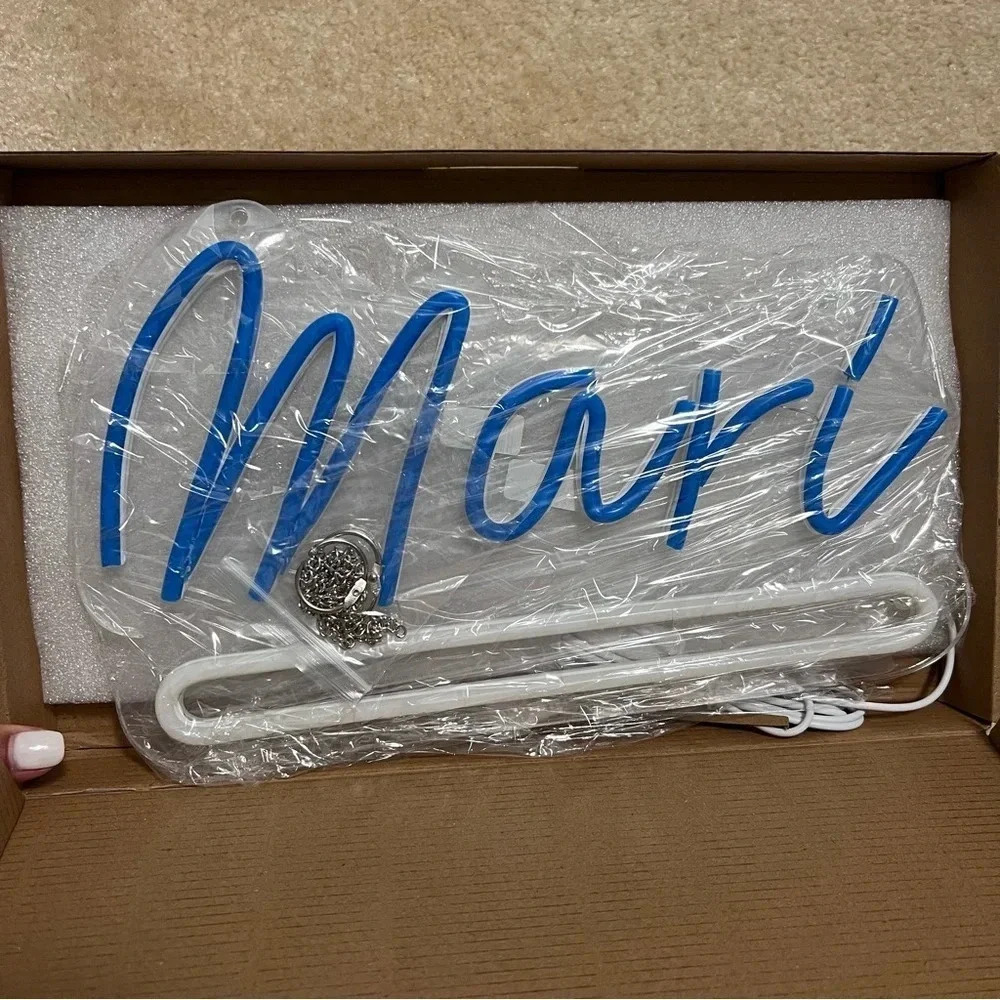 Custom LED Neon Sign  “Mari” - Picture 3 of 6